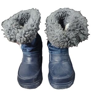 Weather Guard boots blue size 6.